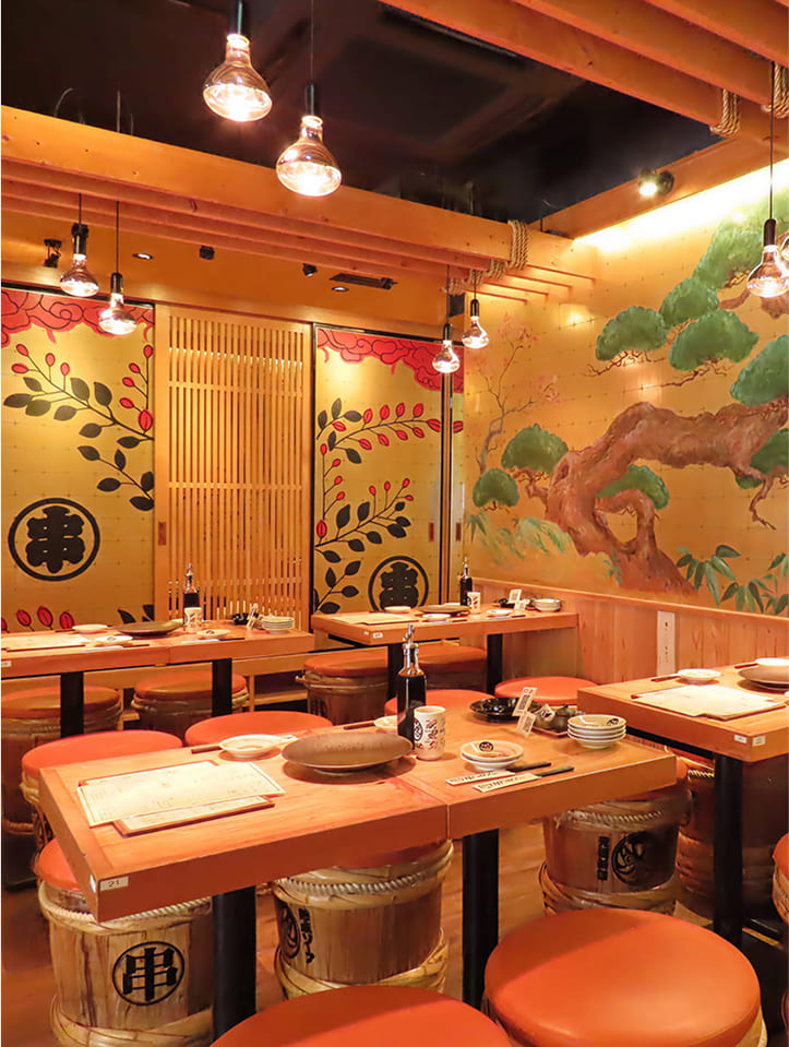 串カツあらたのスタッフや店内の様子