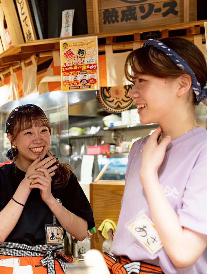 串カツあらたのスタッフや店内の様子