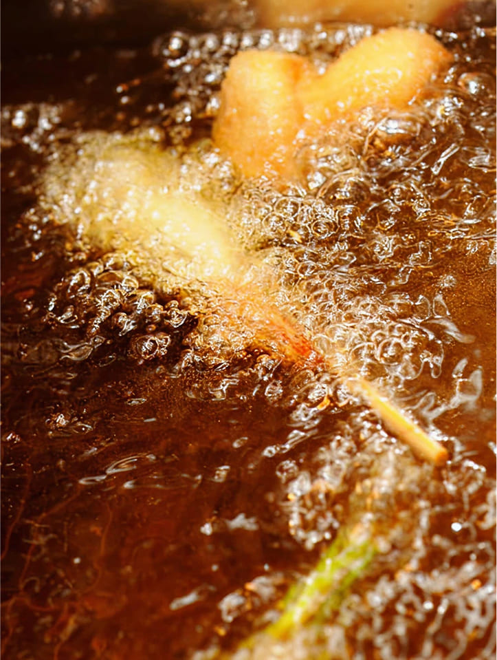 串カツあらたのスタッフや店内の様子