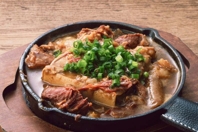 鉄板牛すじ煮込み豆腐